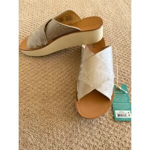 NWT OluKai Onohi Slide Sandal Women’s
 8M